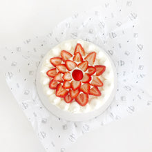 Load image into Gallery viewer, Jordgubbstårta / Strawberry Cake