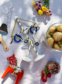 Midsommarstång – White Midsummer Table Decoration