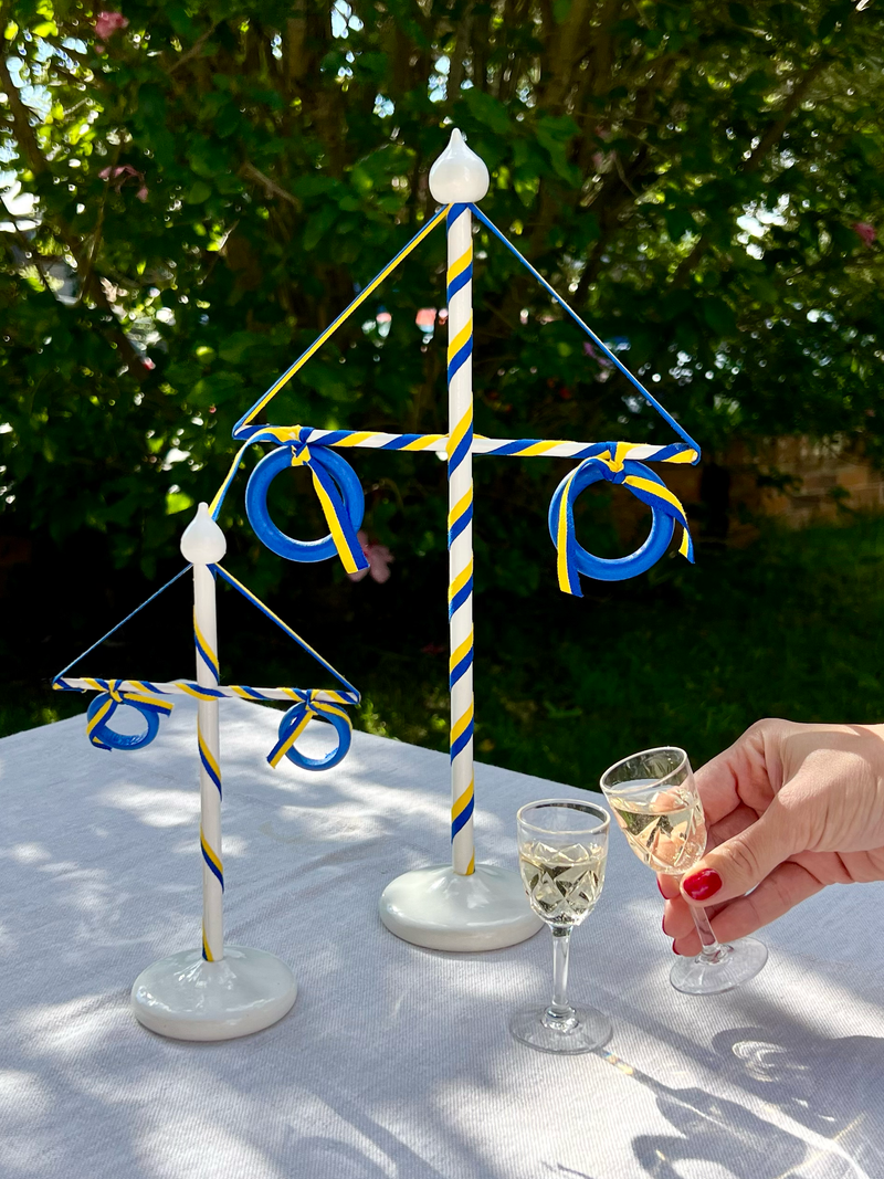 Midsommarstång – White Midsummer Table Decoration