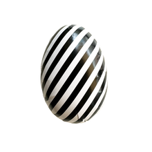 Load image into Gallery viewer, Påskägg – Striped Easter Egg / Small
