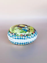 Load image into Gallery viewer, Herr Kanin Påskägg – Easter papier mache egg
