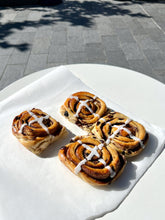 Load image into Gallery viewer, Hot Cross Cinnamon Buns – Bag of 4
